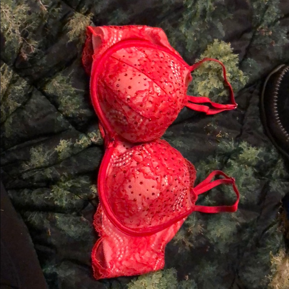 VS bra red